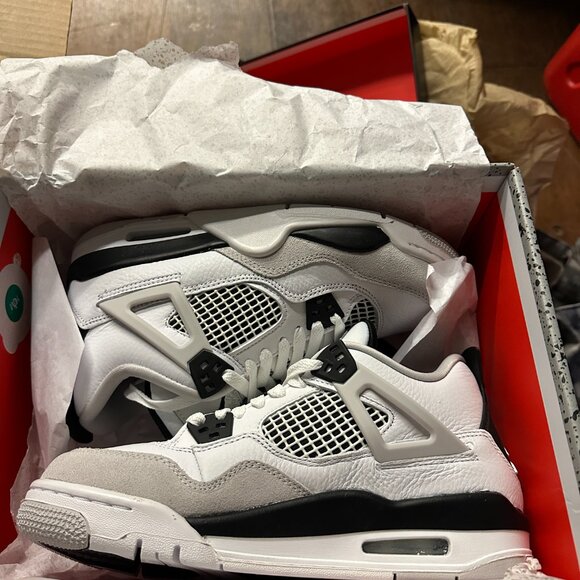 👟 Air Jordan 4 Retro "White Cement" (GS) - Picture 3 of 10